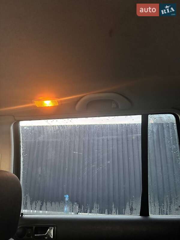 Універсал Volkswagen Golf 2002 в Цумані