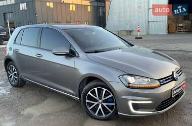 Хетчбек Volkswagen Golf 2015 в Львові