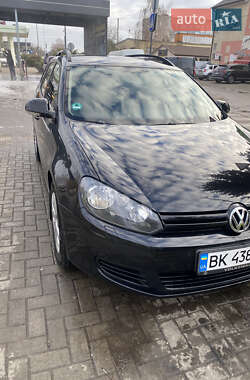 Универсал Volkswagen Golf 2011 в Дубно