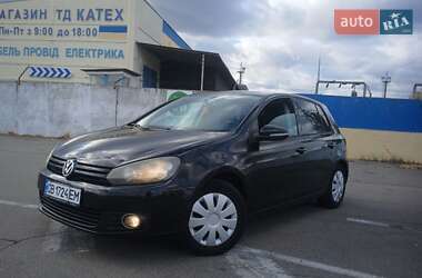 Хэтчбек Volkswagen Golf 2010 в Киеве