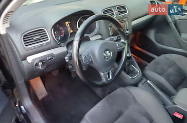 Хэтчбек Volkswagen Golf 2010 в Луцке