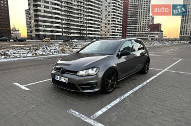 Хэтчбек Volkswagen Golf 2014 в Киеве