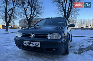 Хэтчбек Volkswagen Golf 2001 в Виннице