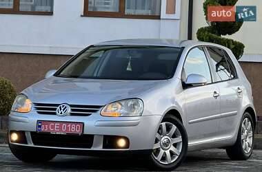 Хэтчбек Volkswagen Golf 2004 в Дрогобыче