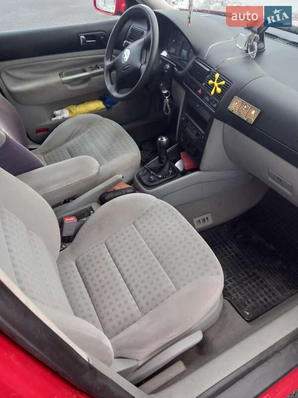 Універсал Volkswagen Golf 2002 в Ладижині