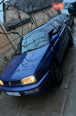 Хетчбек Volkswagen Golf 1996 в Виноградові