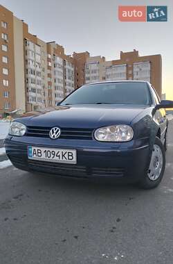 Хэтчбек Volkswagen Golf 2000 в Виннице