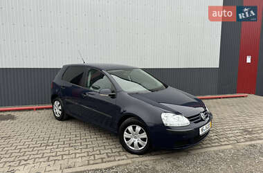 Хэтчбек Volkswagen Golf 2006 в Луцке