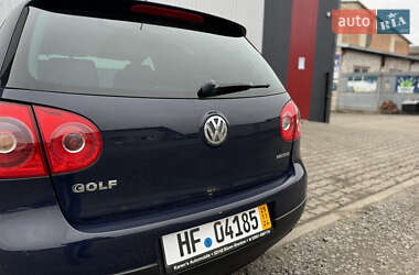 Хэтчбек Volkswagen Golf 2006 в Луцке