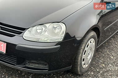 Хэтчбек Volkswagen Golf 2004 в Луцке