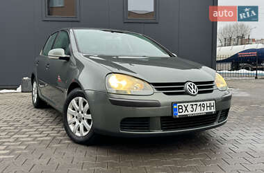 Хэтчбек Volkswagen Golf 2004 в Хмельницком