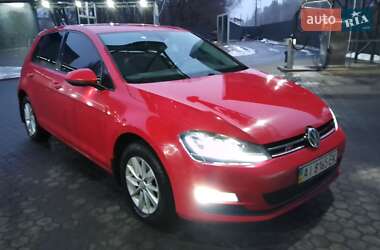 Хэтчбек Volkswagen Golf 2013 в 