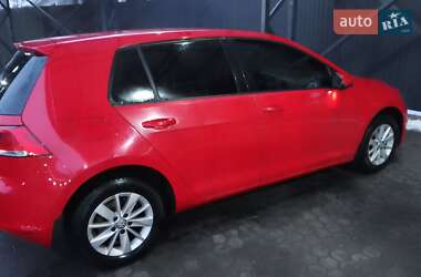 Хэтчбек Volkswagen Golf 2013 в 