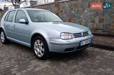 Хетчбек Volkswagen Golf 2003 в Городку