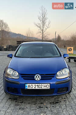 Хетчбек Volkswagen Golf 2004 в Солотвині