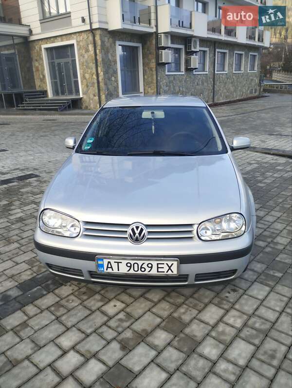 Volkswagen Golf 2000