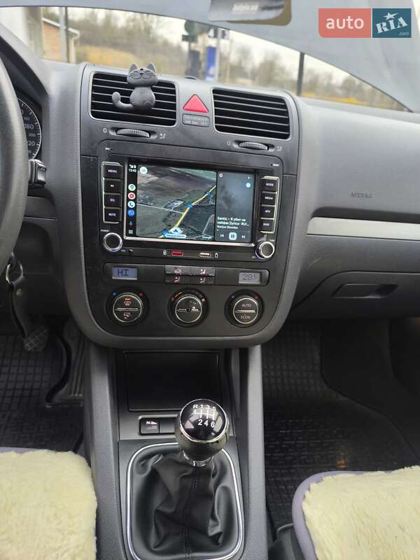 Хетчбек Volkswagen Golf 2003 в Тернополі