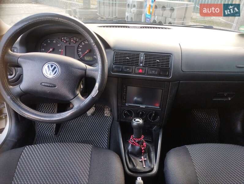 Хетчбек Volkswagen Golf 2000 в Яремчі