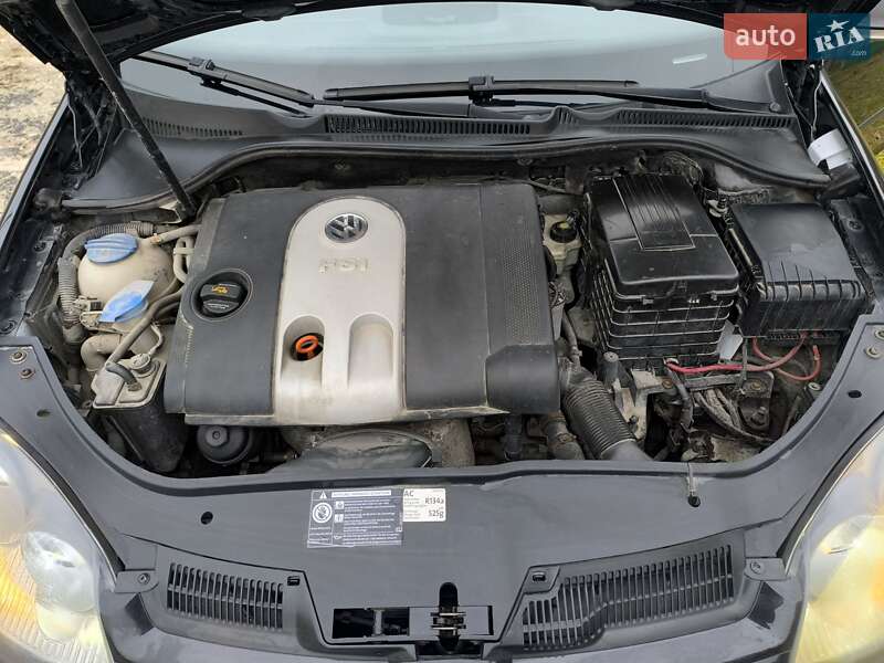 Хетчбек Volkswagen Golf 2003 в Тернополі