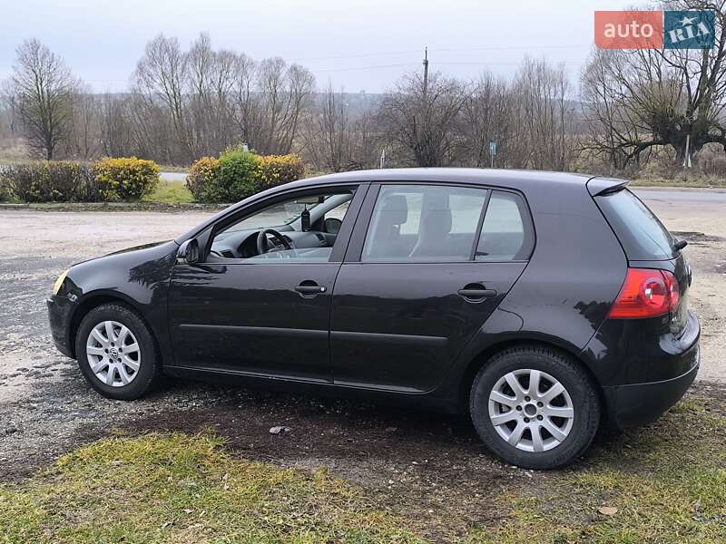 Хетчбек Volkswagen Golf 2003 в Тернополі
