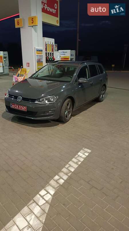 Універсал Volkswagen Golf 2016 в Києві