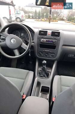 Хетчбек Volkswagen Golf 2004 в Могилів-Подільському