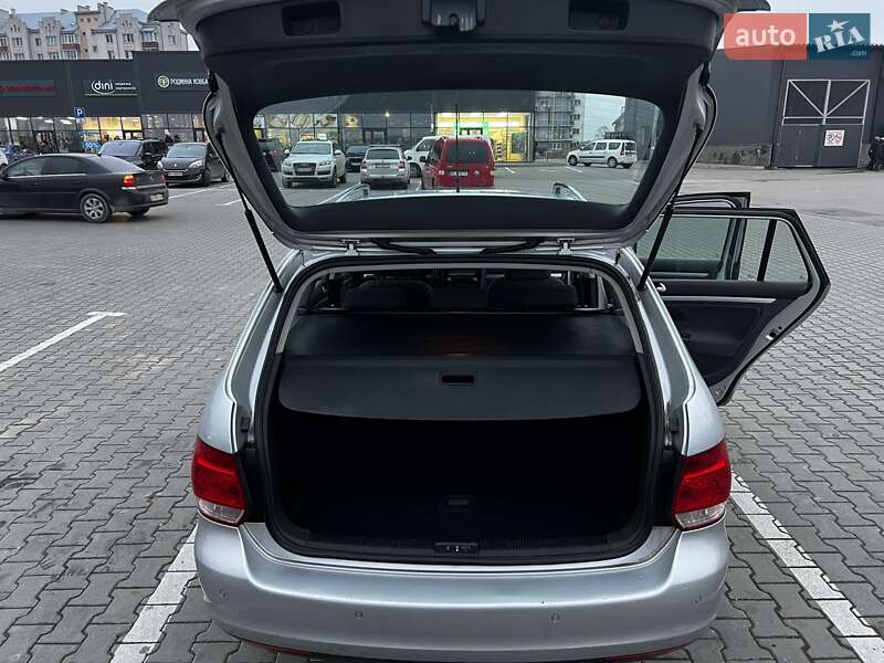 Універсал Volkswagen Golf 2009 в Львові