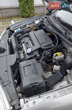 Хетчбек Volkswagen Golf 2002 в Оржиці