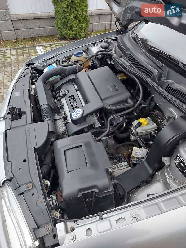 Хетчбек Volkswagen Golf 2002 в Оржиці