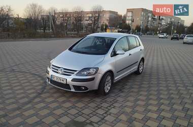 Хэтчбек Volkswagen Golf 2005 в Гайсине