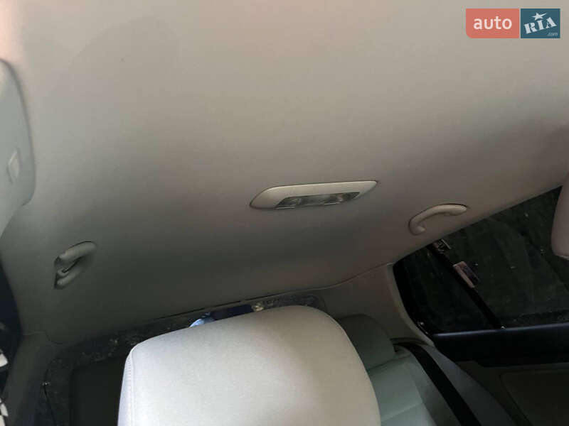 Хетчбек Volkswagen Golf 2003 в Новій Ушиці