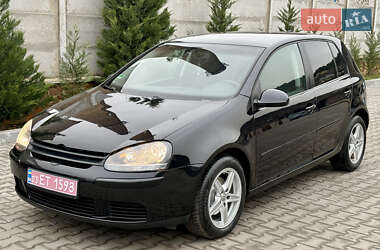 Хэтчбек Volkswagen Golf 2006 в Могилев-Подольске