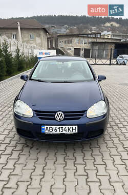 Хэтчбек Volkswagen Golf 2004 в Могилев-Подольске