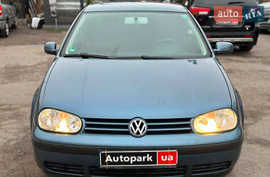 Хэтчбек Volkswagen Golf 2003 в Виннице