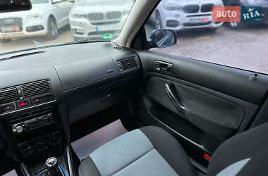 Хэтчбек Volkswagen Golf 2003 в Виннице