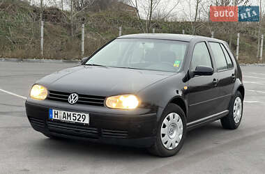 Хэтчбек Volkswagen Golf 2003 в Виннице