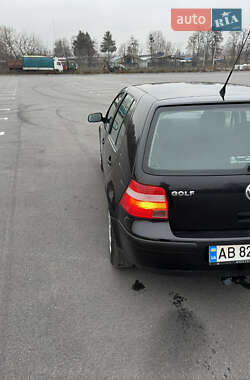 Хэтчбек Volkswagen Golf 2003 в Виннице