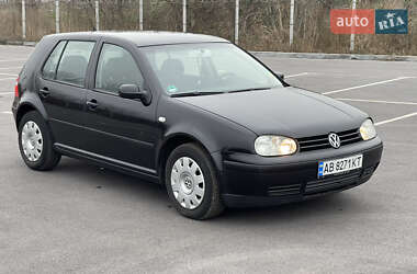 Хэтчбек Volkswagen Golf 2003 в Виннице