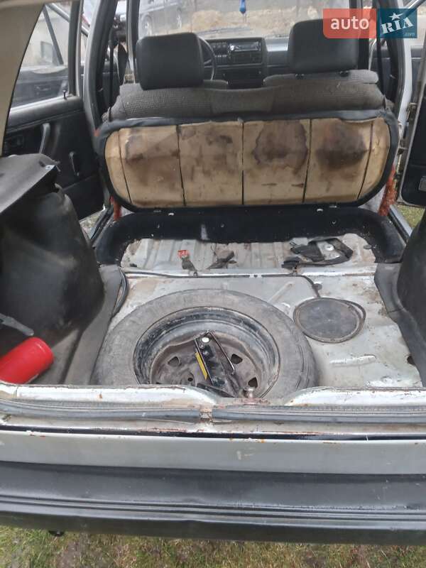 Хэтчбек Volkswagen Golf 1986 в Борщеве