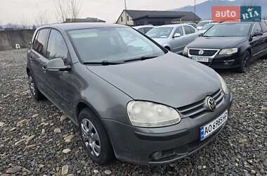 Хетчбек Volkswagen Golf 2005 в Хусті