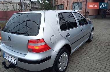 Хетчбек Volkswagen Golf 2003 в Мукачевому