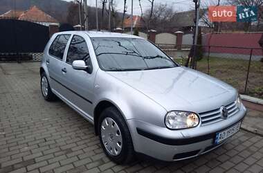 Хетчбек Volkswagen Golf 2003 в Мукачевому