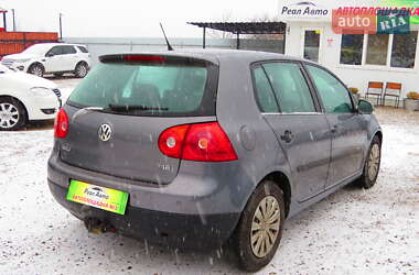 Хэтчбек Volkswagen Golf 2005 в Кропивницком