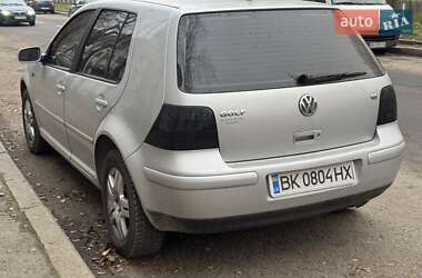 Хэтчбек Volkswagen Golf 2001 в Ровно