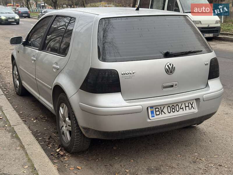 Хетчбек Volkswagen Golf 2001 в Рівному
