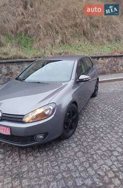 Хэтчбек Volkswagen Golf 2008 в Луцке