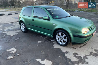 Хэтчбек Volkswagen Golf 2001 в Золочеве