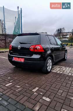 Хэтчбек Volkswagen Golf 2005 в Луцке