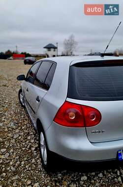 Хетчбек Volkswagen Golf 2008 в Яворові