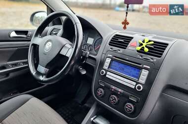 Хетчбек Volkswagen Golf 2008 в Яворові